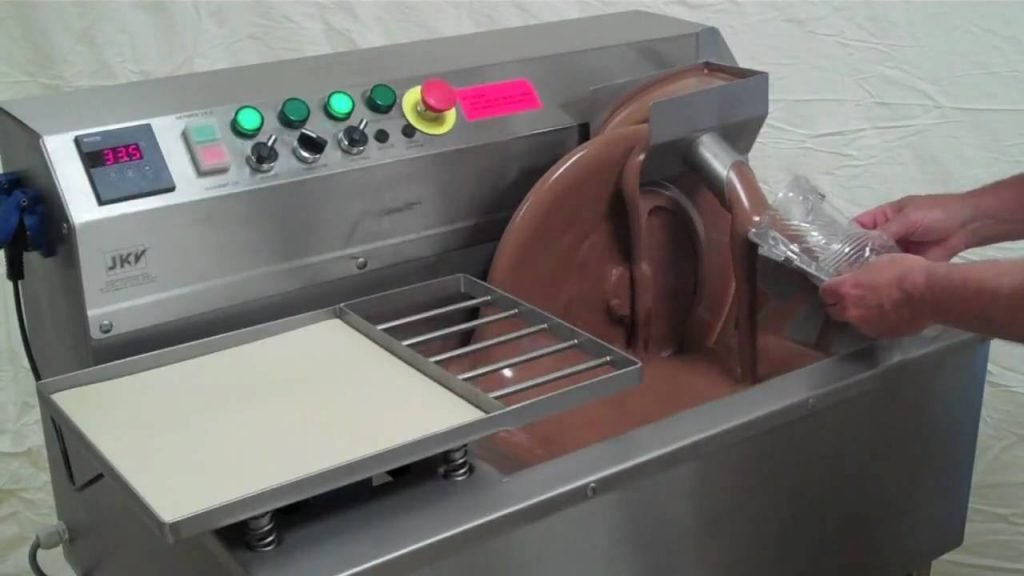 TEMPER CHOCOLATE USING A MACHINE
